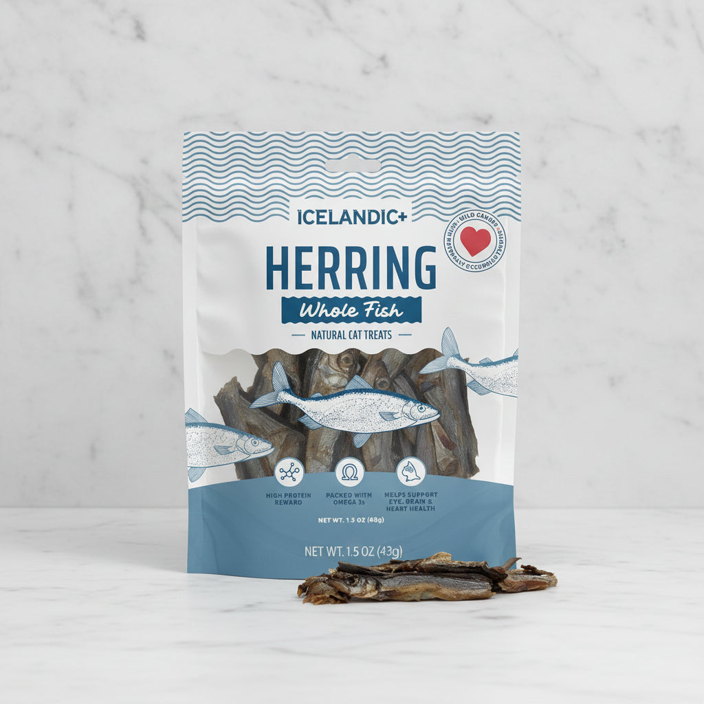 Packaging of Icelandic Herring whole fish natural cat treats 