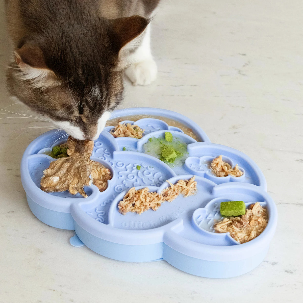 cloud nine lick mat &amp; lid | cornflower
